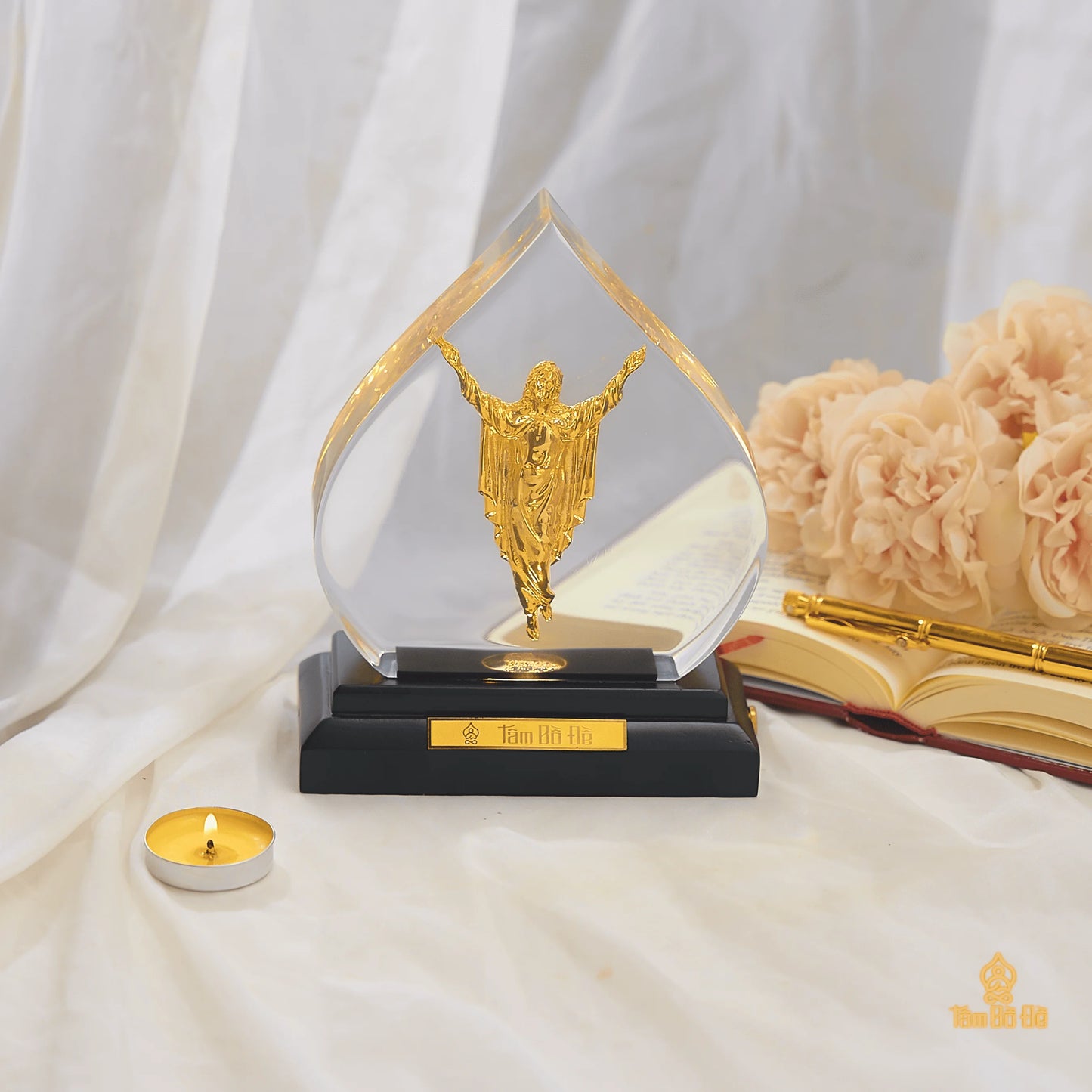 The Risen Christ 24K Gold-Plated Crystal Display