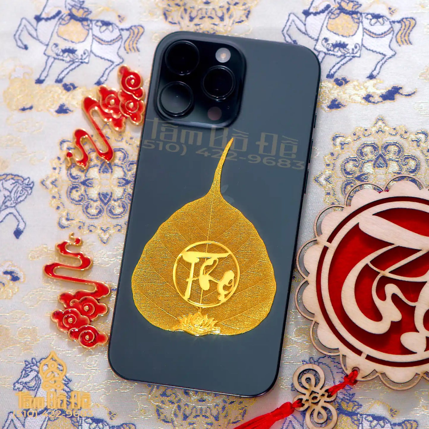 Calligraphy "THỌ" 24K Gold-Plated Bodhi Leaf Phone Case Charm