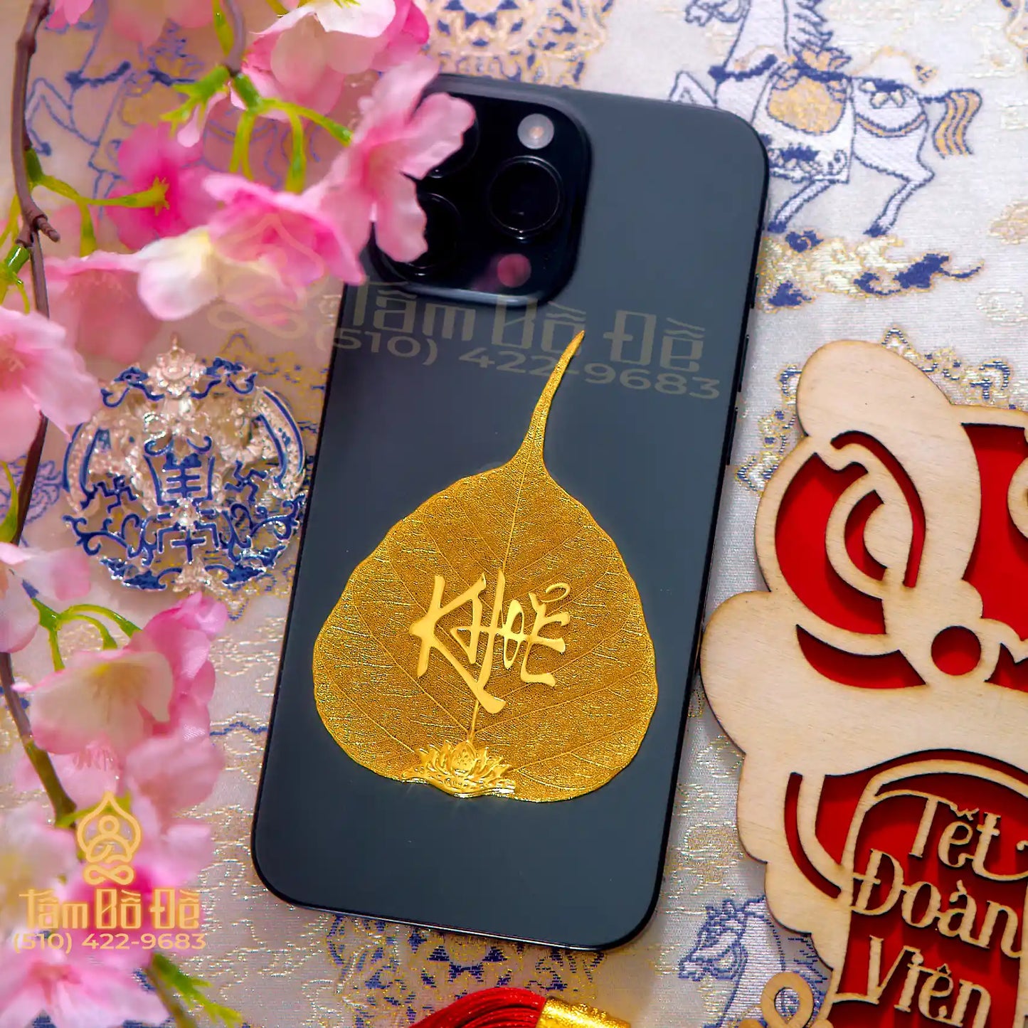 Calligraphy "KHỎE" 24K Gold-Plated Bodhi Leaf Phone Case Charm