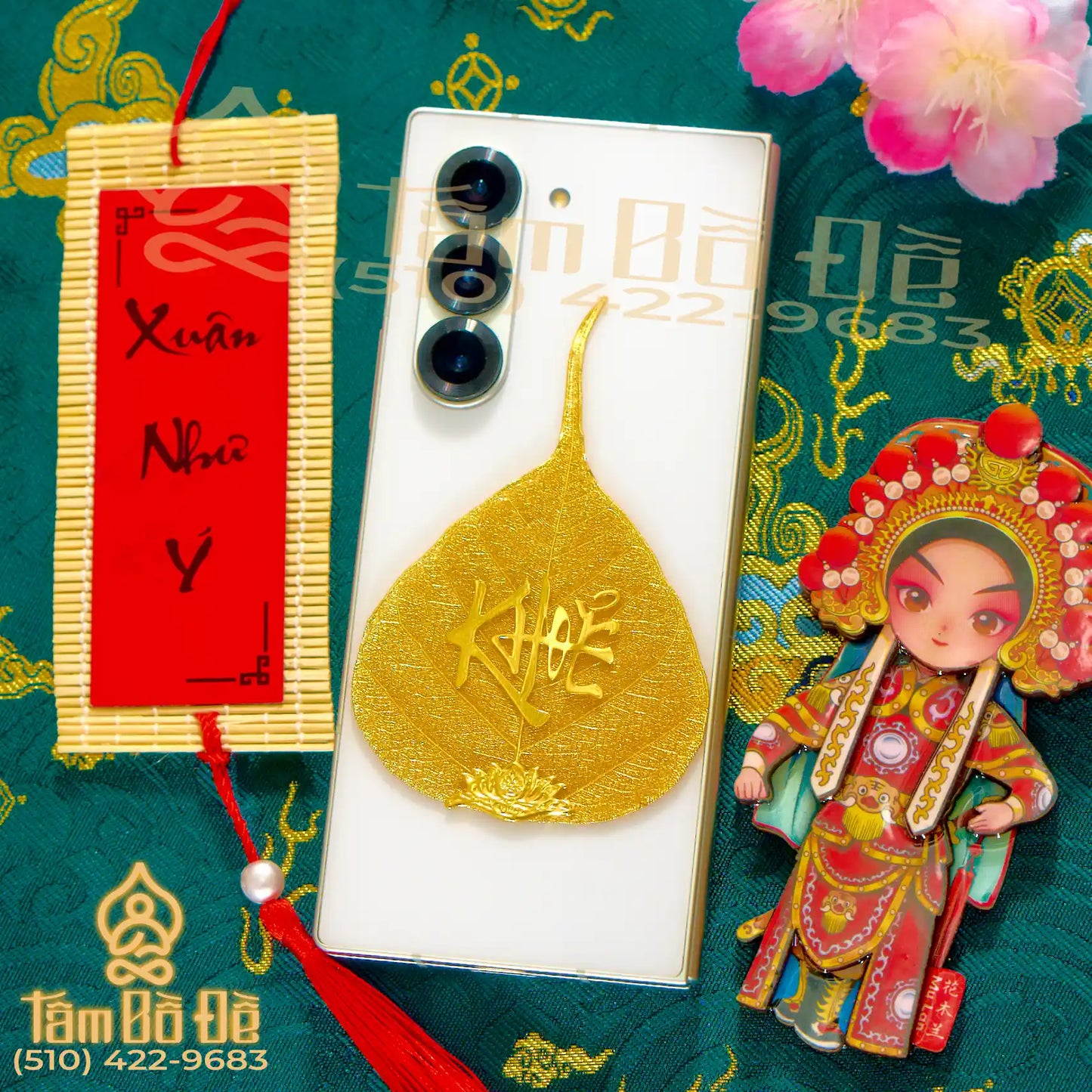 Calligraphy "KHỎE" 24K Gold-Plated Bodhi Leaf Phone Case Charm