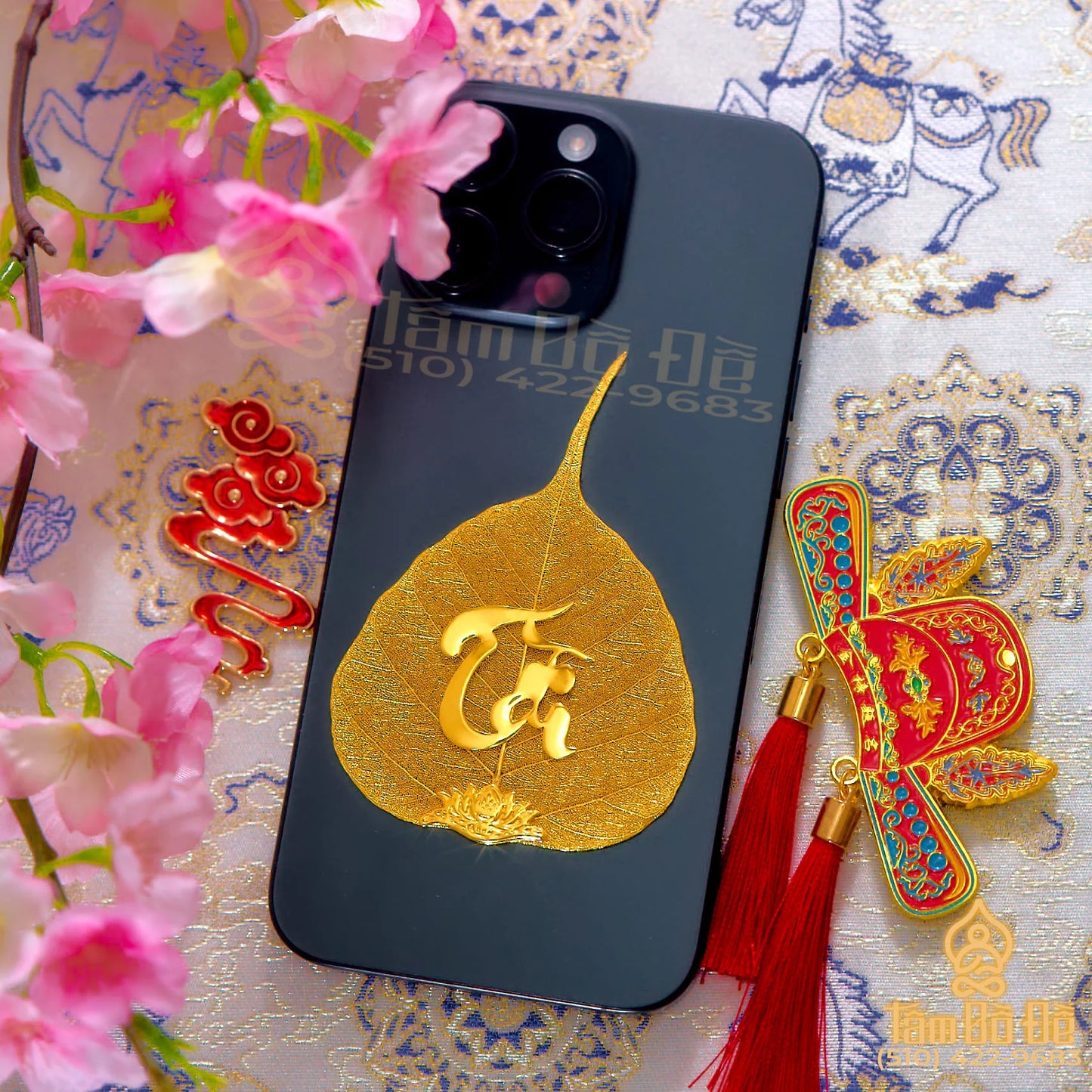 Calligraphy "TÀI" 24K Gold-Plated Bodhi Leaf Phone Case Charm