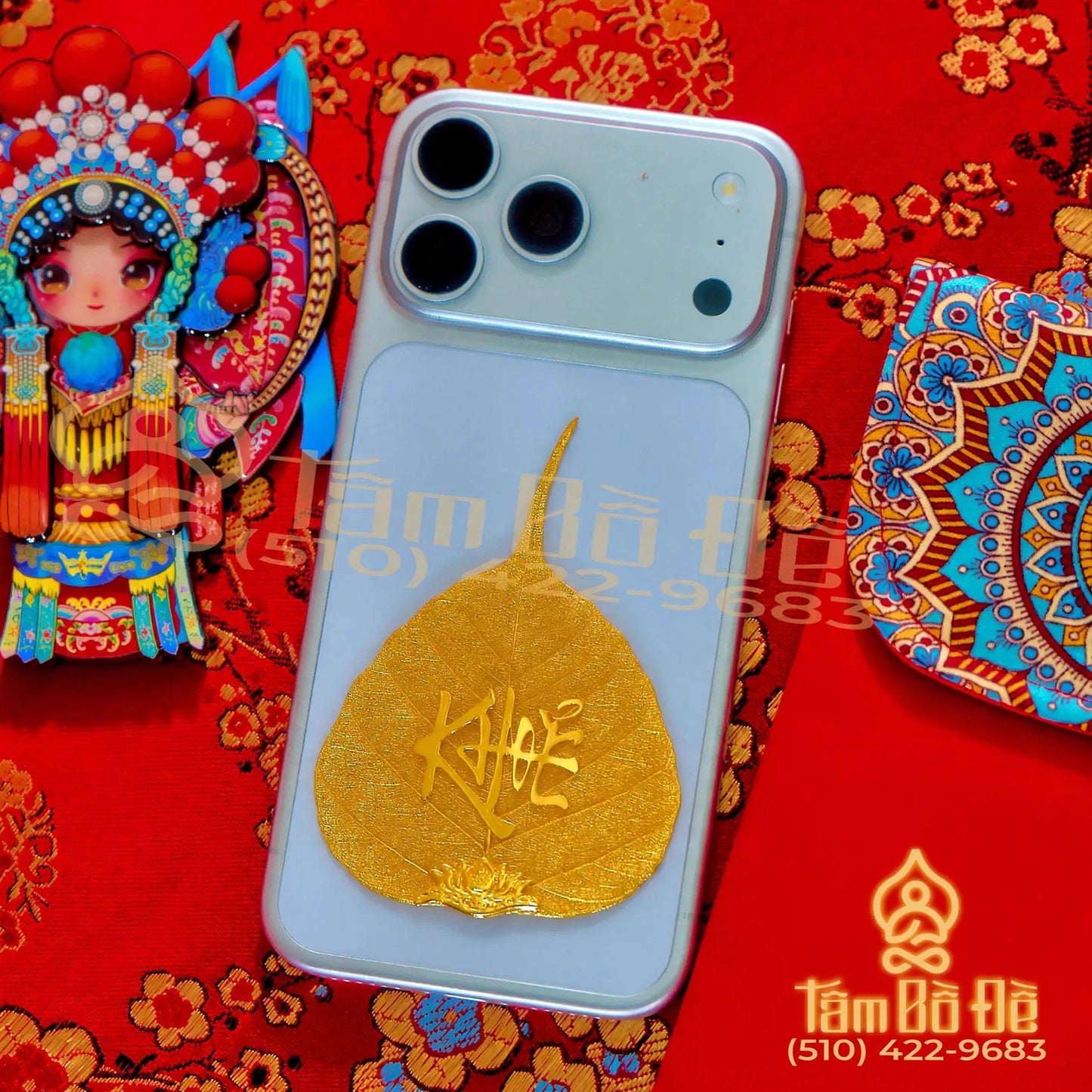 Calligraphy "KHỎE" 24K Gold-Plated Bodhi Leaf Phone Case Charm